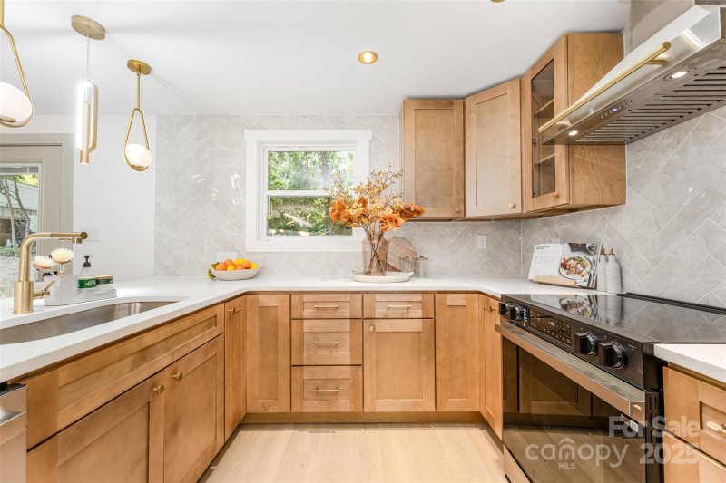 Property image 5 at 6811 Rollingridge Drive, Charlotte, NC 28211