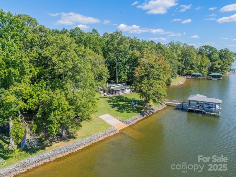 Property image 5 of 5141 Sunshine Harbor Road in Lake Wylie, Clover, SC 29710
