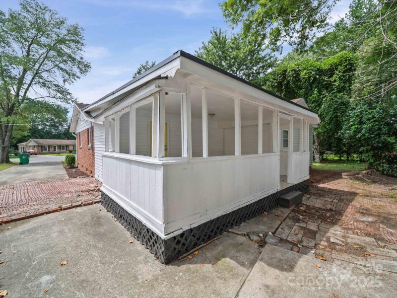 Property image 5 of 4310 Toluca Place in Brookfield, Charlotte, NC 28208