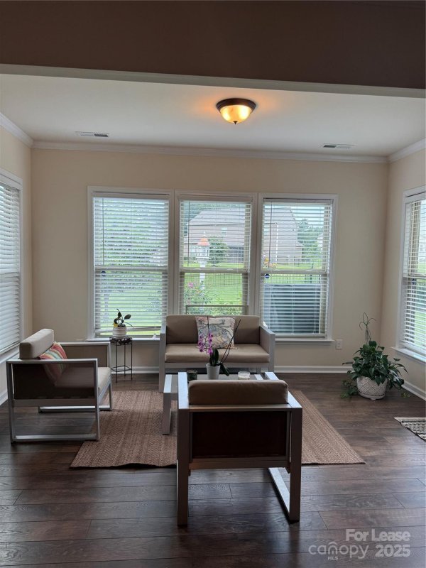 Property image 3 of 10413 Honeyfur Court in Chapel Cove, Charlotte, NC 28278