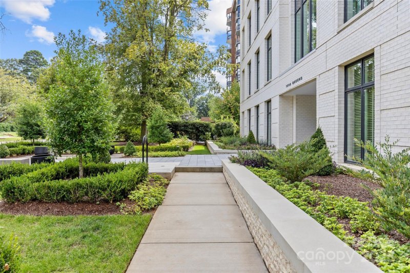 Property image 4 of 1500 Queens Road in Myers Park, Charlotte, NC 28207