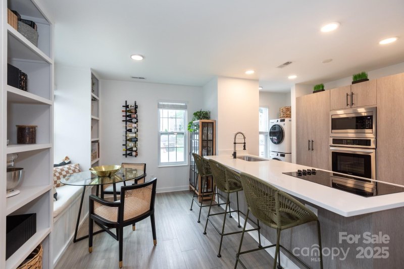 Midwood Place, Charlotte Community