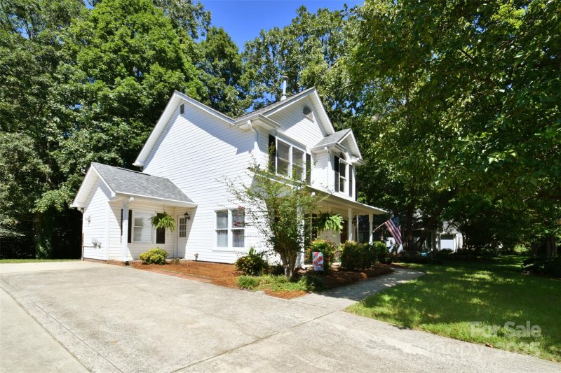 Property image 2 of 12623 Levins Hall Road in Crown Ridge, Huntersville, NC 28078