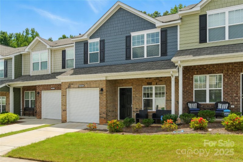 Property image 5 of 9333 Grand Valley Drive in Townes at University East, Charlotte, NC 28213