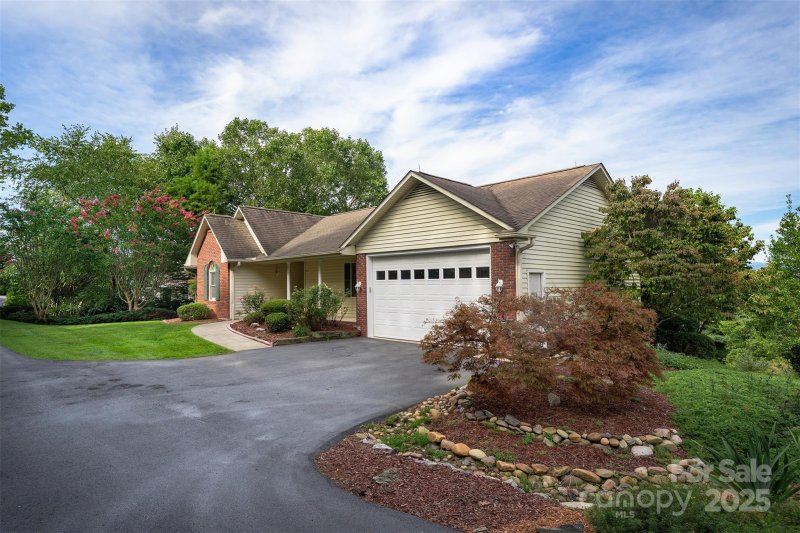 Property image 3 at 321 Mountain Valley Drive, Hendersonville, NC 28739