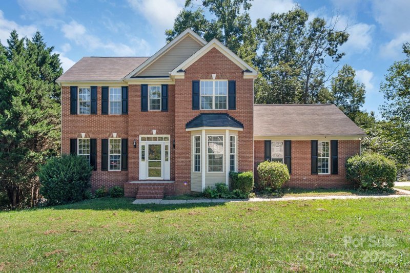 Kiser Woods, Concord Community