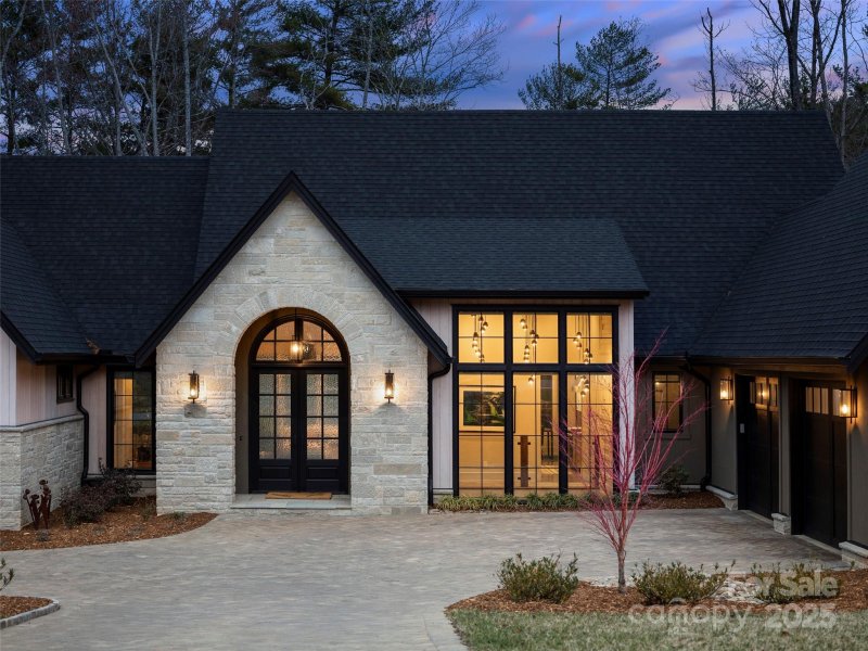 Property image 3 at 205 Kelmscott Lane, Asheville, NC 28803