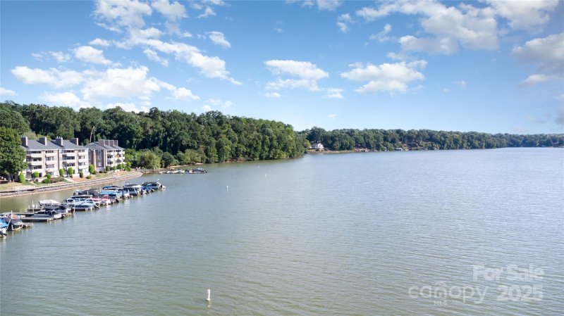 Emerald Point, Charlotte Community