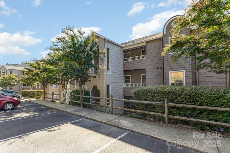 Property image 4 of 7332 Lake Front Drive in Emerald Point, Charlotte, NC 28278