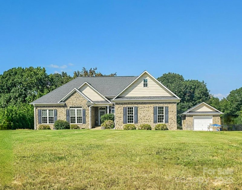 Property image 3 of 1905 Scuffle Hill Drive in The Oaks at Camden, Monroe, NC 28110