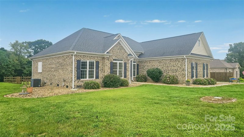 Property image 4 of 1905 Scuffle Hill Drive in The Oaks at Camden, Monroe, NC 28110