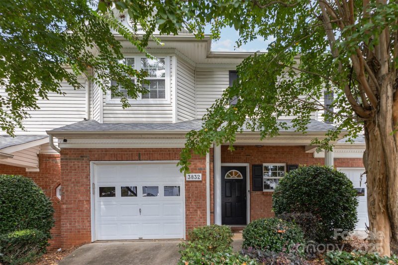 Property image 3 of 3832 Thomas Ridge Drive in Prosperity, Charlotte, NC 28269