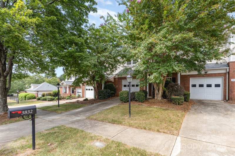 Property image 4 of 3832 Thomas Ridge Drive in Prosperity, Charlotte, NC 28269