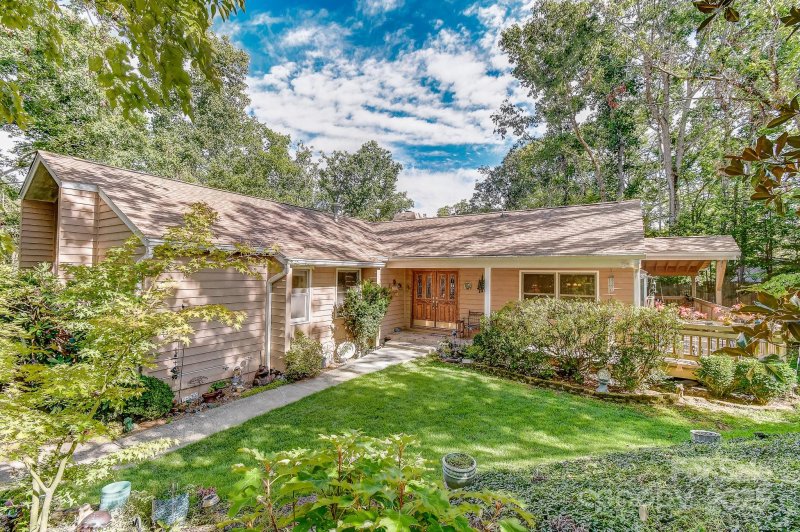 The Forest, Asheville Community