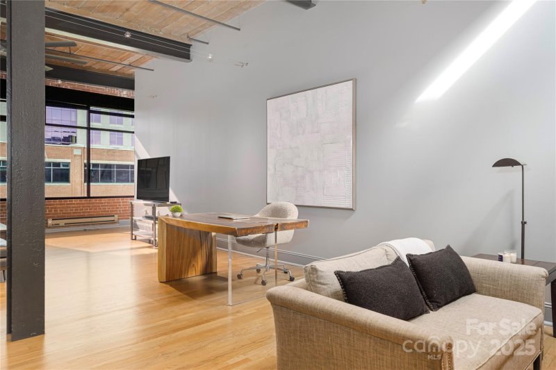 Property image 3 of 310 Arlington Avenue in Factory South, Charlotte, NC 28203