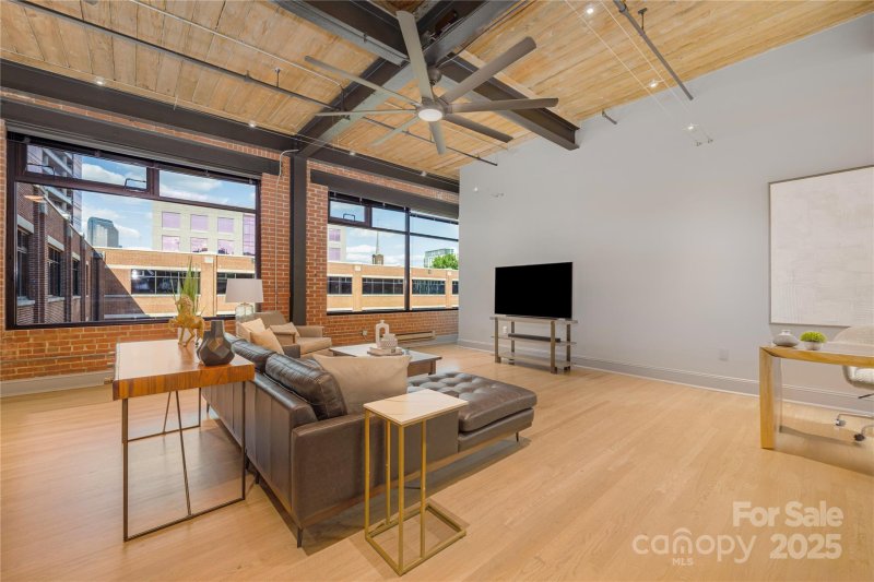 Property image 4 of 310 Arlington Avenue in Factory South, Charlotte, NC 28203