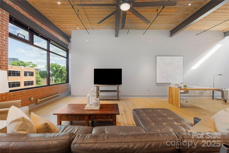 Property image 5 of 310 Arlington Avenue in Factory South, Charlotte, NC 28203