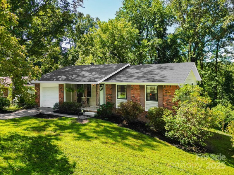 Property image 2 of 13 Botany View Court in Botany Woods, Asheville, NC 28805