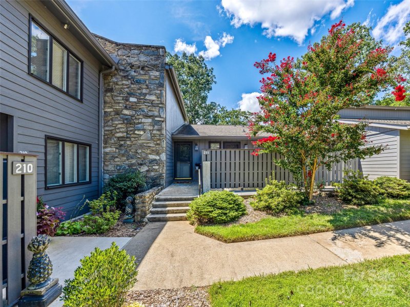 Property image 4 at 211 Crowfields Drive, Asheville, NC 28803