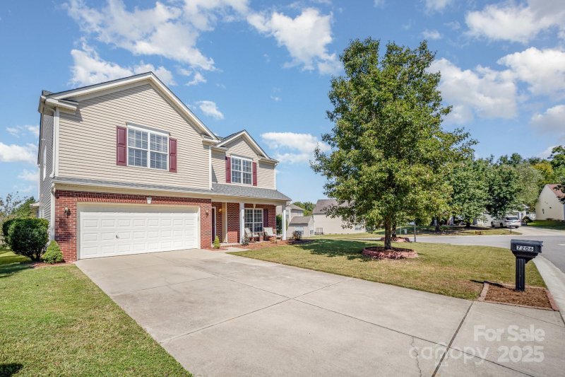 Property image 2 of 7206 Sandown Court in Canterfield Estates, Harrisburg, NC 28075