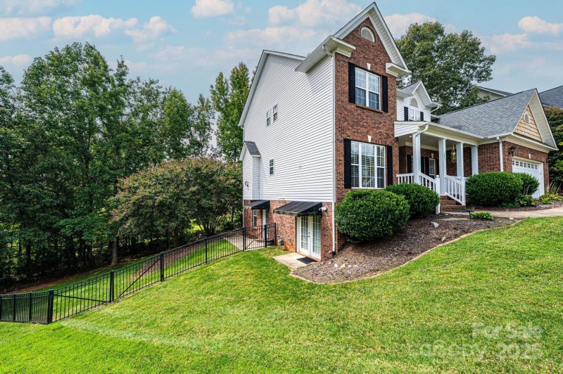 Property image 3 of 4963 Old River Drive in Old River Falls, Hickory, NC 28602