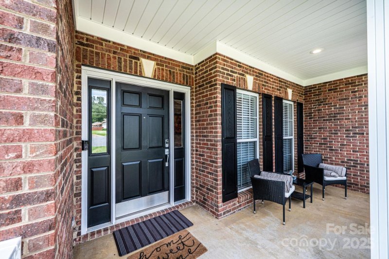 Property image 4 of 4963 Old River Drive in Old River Falls, Hickory, NC 28602