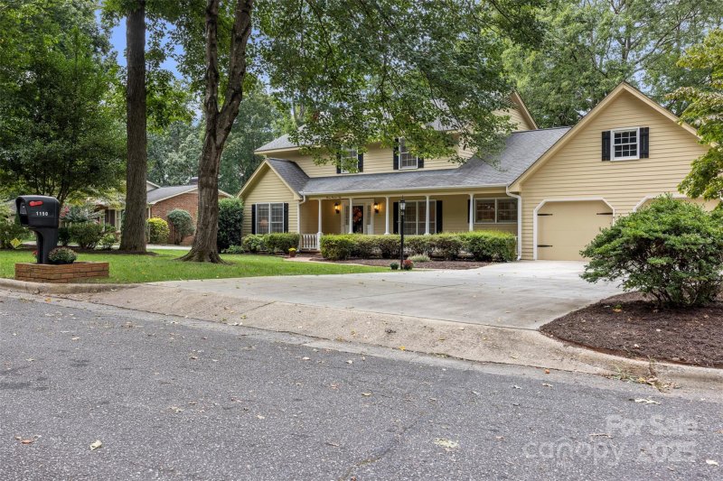 Property image 3 of 1150 18th Avenue in Huntington Forest, Hickory, NC 28601