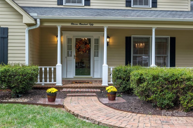 Property image 4 of 1150 18th Avenue in Huntington Forest, Hickory, NC 28601