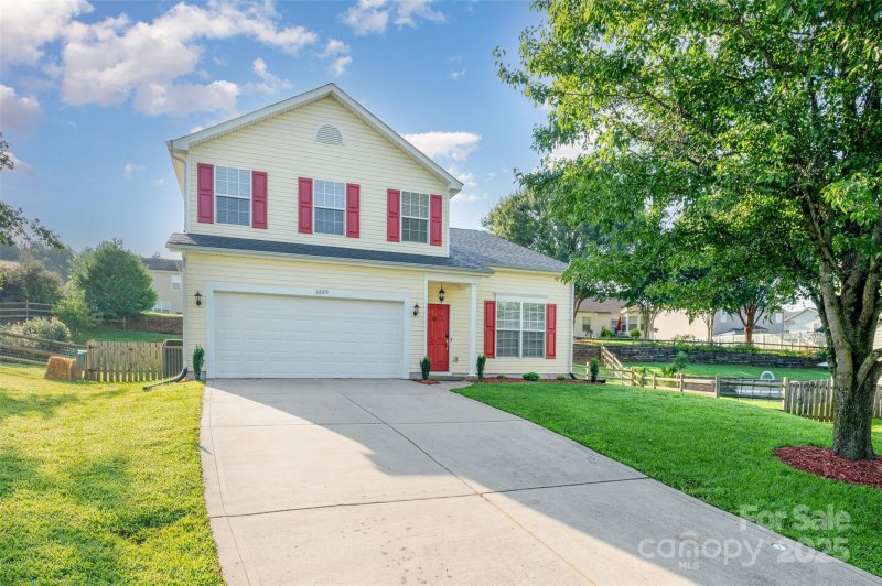 Property image 2 of 6809 Blake Brook Drive in Rocky Meadows, Concord, NC 28025