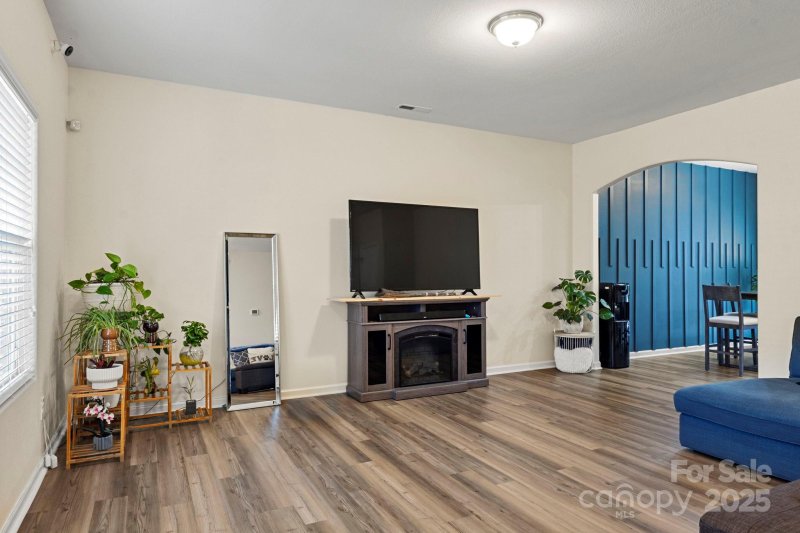 Property image 3 of 7621 Mockernut Drive in Kingstree, Charlotte, NC 28215