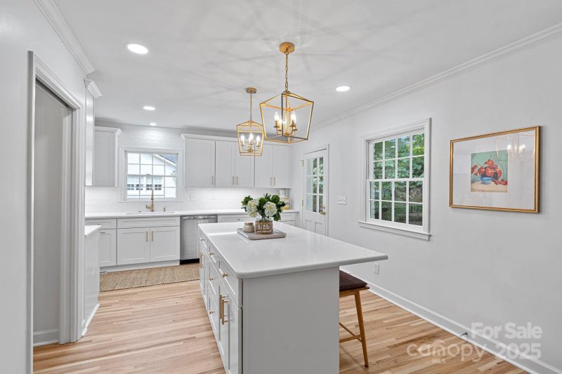 Property image 4 at 1330 Redcoat Drive, Charlotte, NC 28211