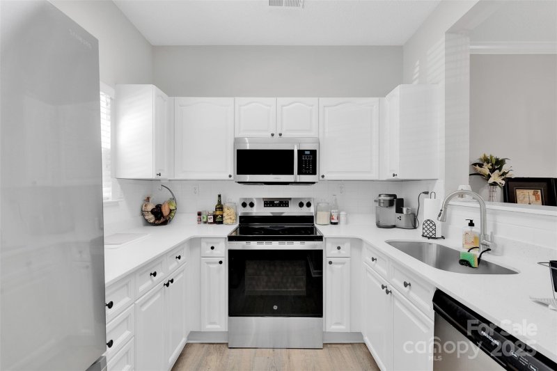 Property image 3 of 11548 Savannah Creek Drive in Savannah Townhomes, Charlotte, NC 28273