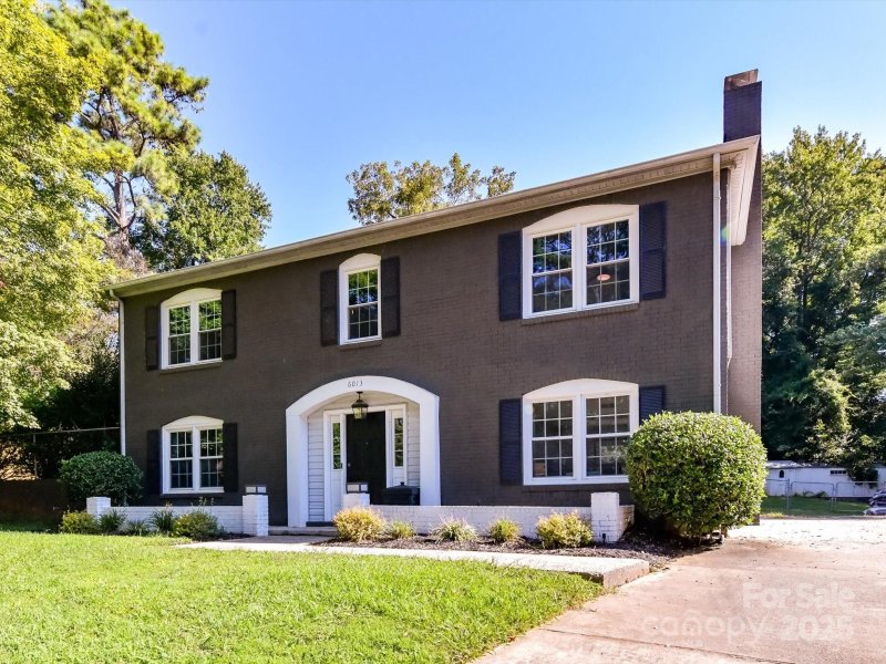 Property image 2 at 6013 Ferndale Place, Charlotte, NC 28215