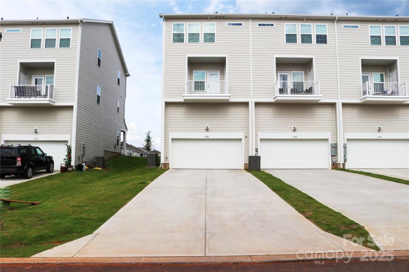 Property image 3 of 00 Main Circle in Elizabeth, Fort Mill, SC 29715