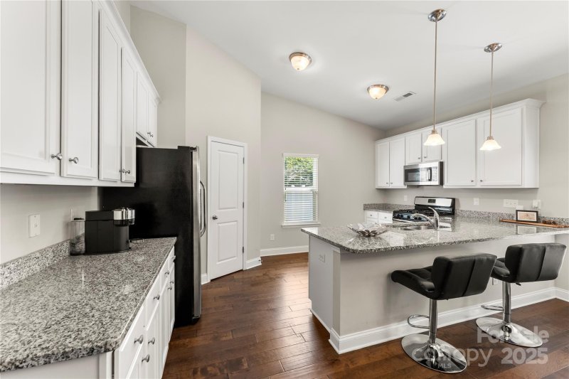 Property image 4 of 6308 Pamela Street in Biltmore Park, Huntersville, NC 28078