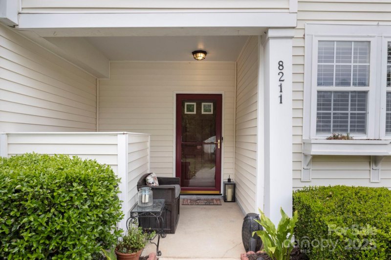 Property image 2 of 8211 Carob Tree Lane in Kingstree, Charlotte, NC 28215