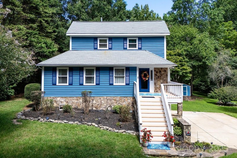 4711 Mountain Point Lane