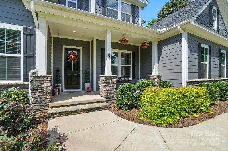 Property image 2 of 105 Lake Mist Drive in Lake Mist, Belmont, NC 28012