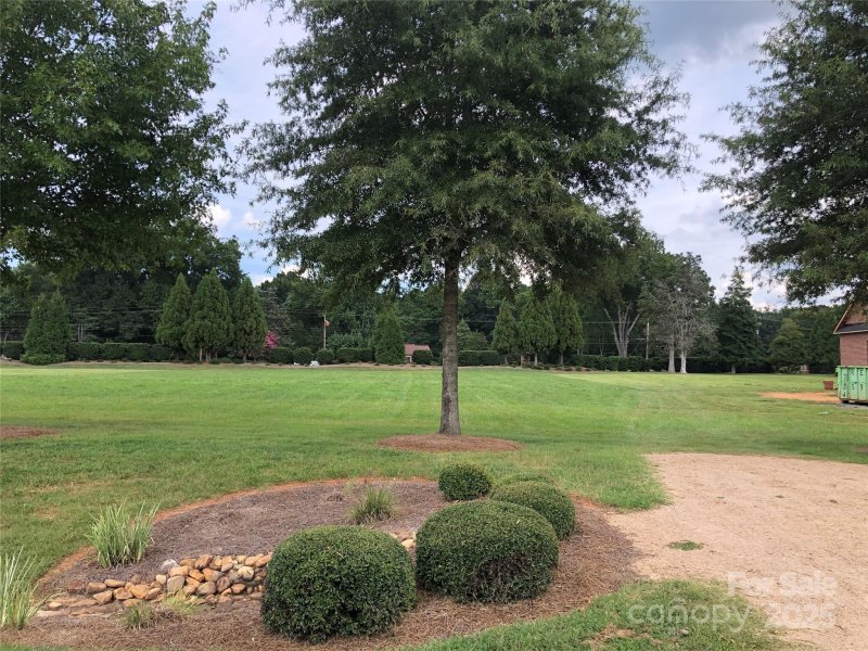 Property image 4 of 5815 Long Stirrup Lane in Cheval, Mint Hill, NC 28227