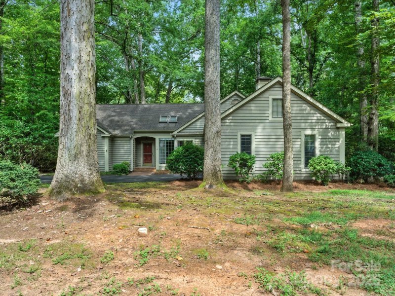 Property image 3 of 12 Whippoorwill Court in RIVER HILLS, Clover, SC 29710