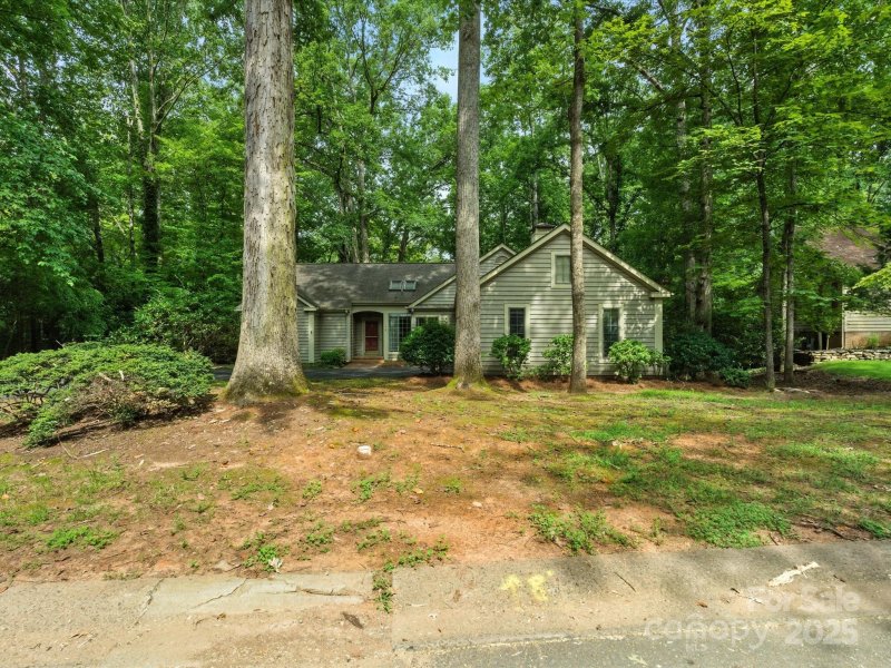 Property image 4 of 12 Whippoorwill Court in RIVER HILLS, Clover, SC 29710