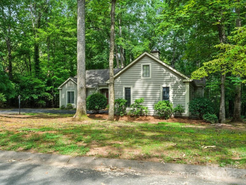 Property image 5 of 12 Whippoorwill Court in RIVER HILLS, Clover, SC 29710