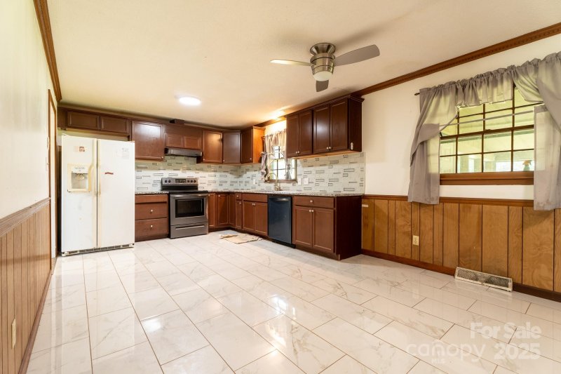 Property image 2 of 194 Hillsboro Road in Hillsborough, Taylorsville, NC 28681