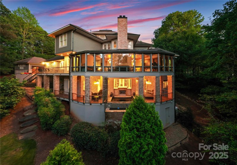 Property image 4 at 10310 Wildlife Road, Charlotte, NC 28278