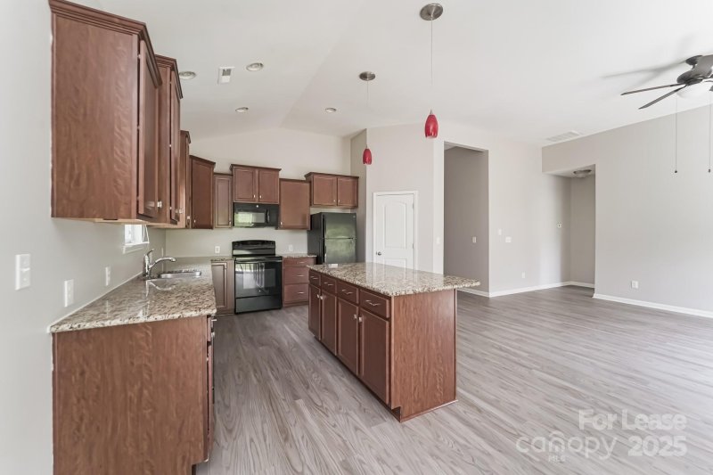 Property image 5 at 10422 Kempsford Drive, Charlotte, NC 28262