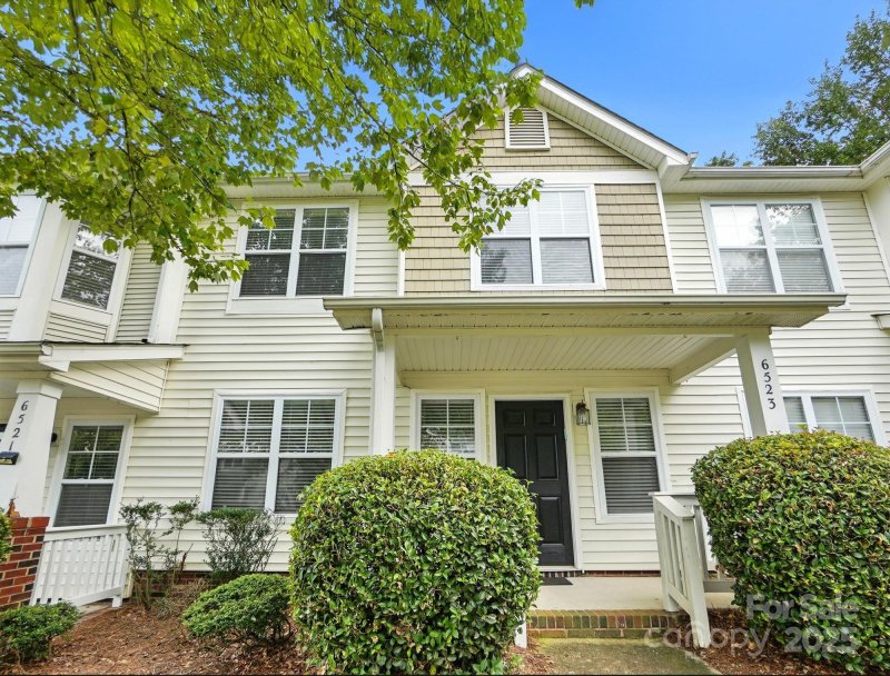 Property image 2 at 6523 Point Comfort Lane, Charlotte, NC 28226