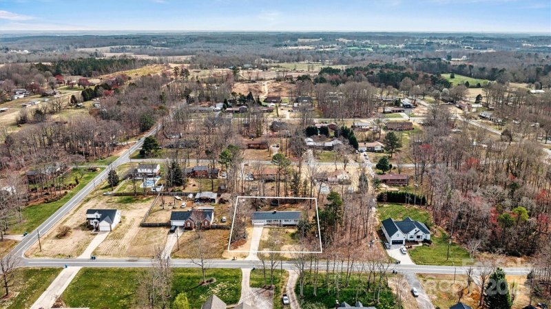 Property image 2 at 1140 Knollwood Drive, Claremont, NC 28610