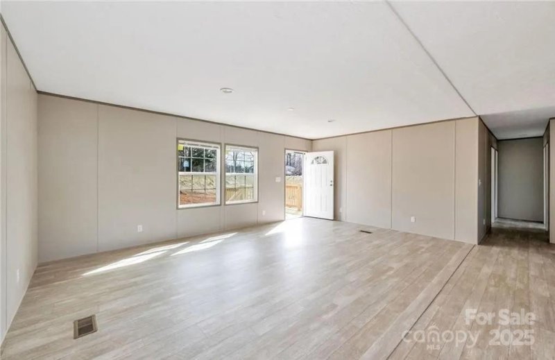 Property image 2 at 2127 Quarter Crest Drive, Newton, NC 28658