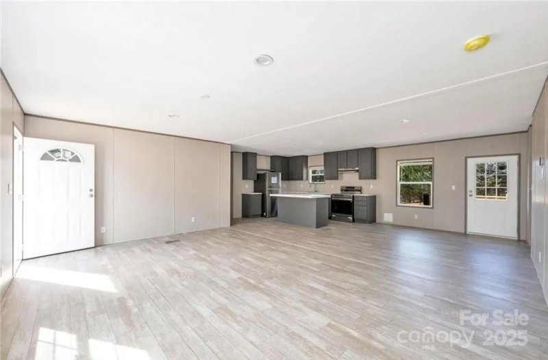 Property image 3 at 2127 Quarter Crest Drive, Newton, NC 28658