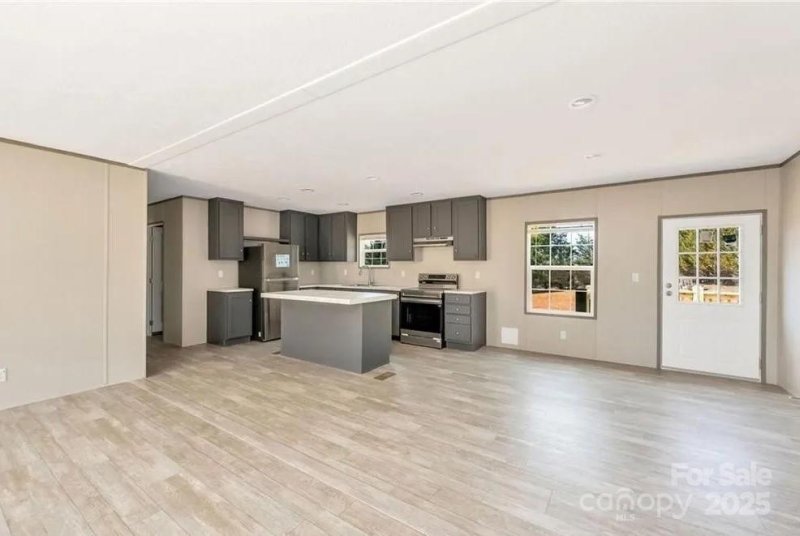 Property image 5 at 2127 Quarter Crest Drive, Newton, NC 28658